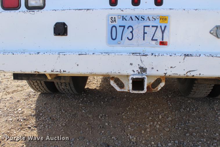 image for item DC7722 2002 International 4300 utility truck