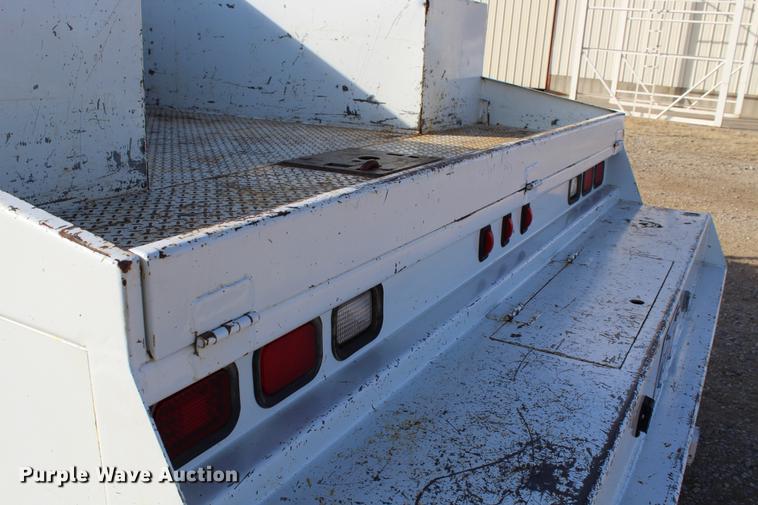 image for item DC7722 2002 International 4300 utility truck