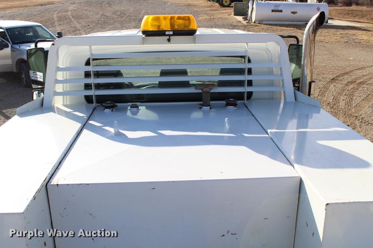 image for item DC7722 2002 International 4300 utility truck