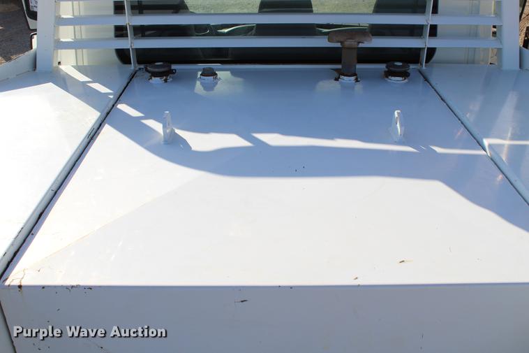 image for item DC7722 2002 International 4300 utility truck