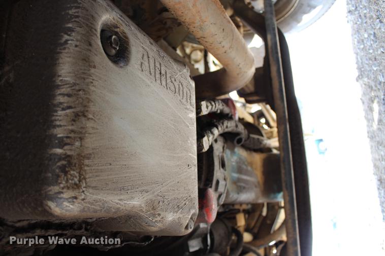 image for item DC7722 2002 International 4300 utility truck