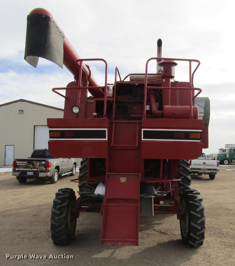 image for item DC8253 1981 International 1460 Axial-Flow combine