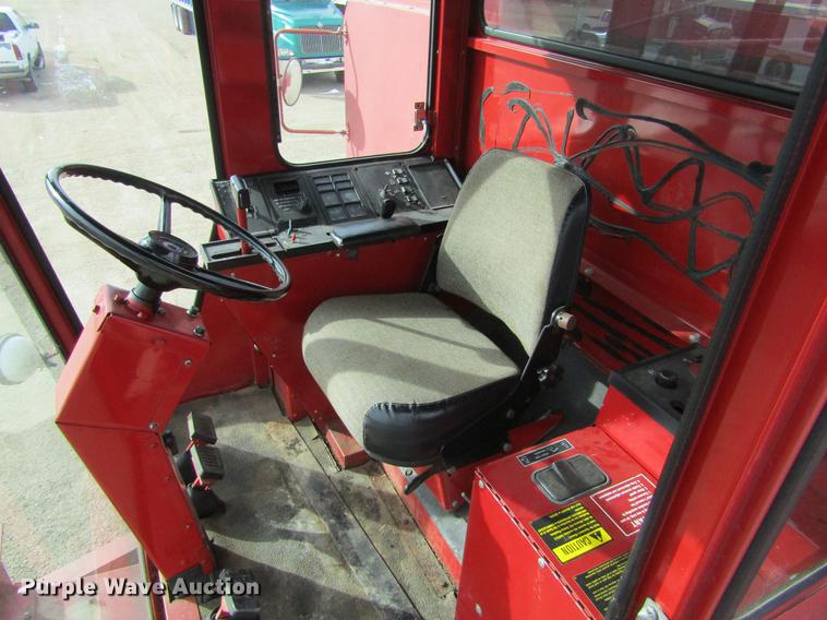 image for item DC8253 1981 International 1460 Axial-Flow combine
