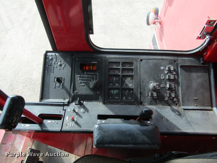 image for item DC8253 1981 International 1460 Axial-Flow combine