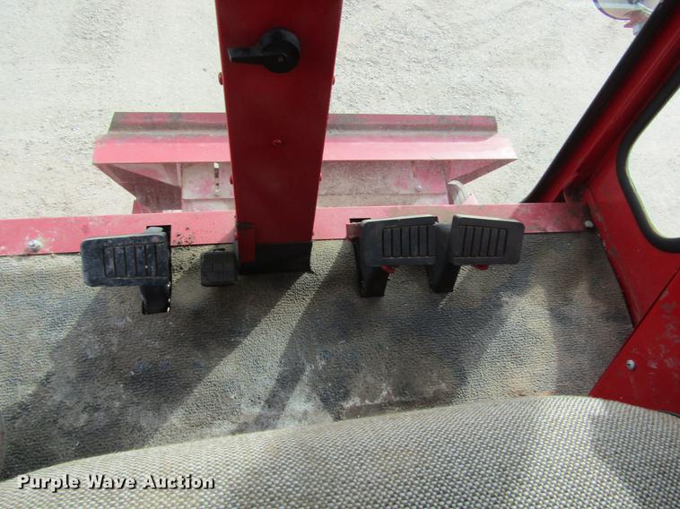 image for item DC8253 1981 International 1460 Axial-Flow combine