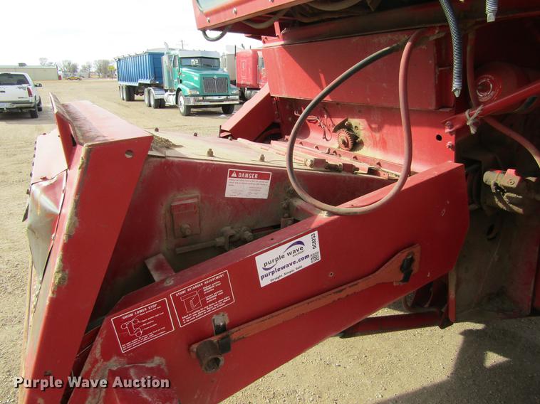 image for item DC8253 1981 International 1460 Axial-Flow combine