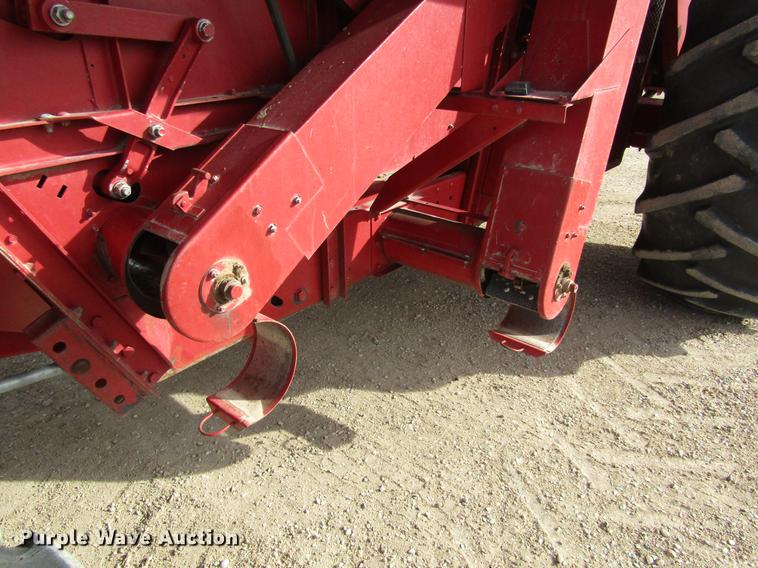 image for item DC8253 1981 International 1460 Axial-Flow combine