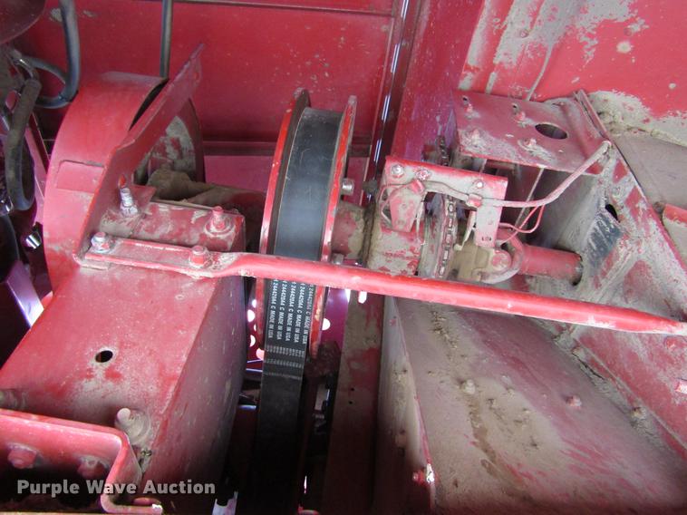 image for item DC8253 1981 International 1460 Axial-Flow combine