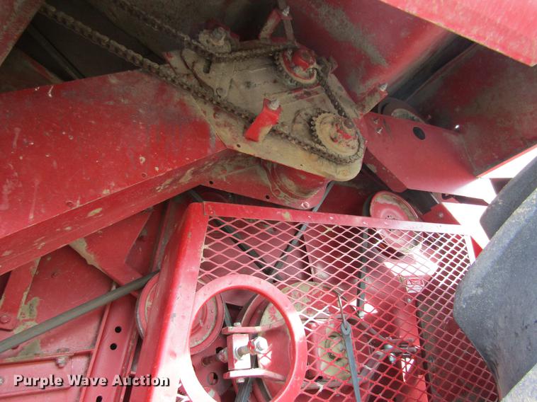 image for item DC8253 1981 International 1460 Axial-Flow combine