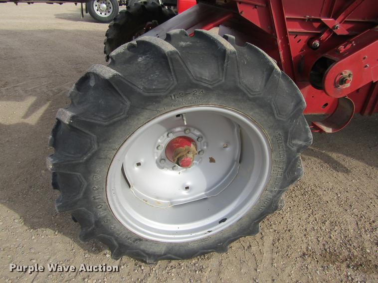 image for item DC8253 1981 International 1460 Axial-Flow combine