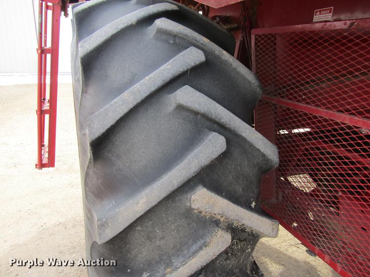 image for item DC8253 1981 International 1460 Axial-Flow combine