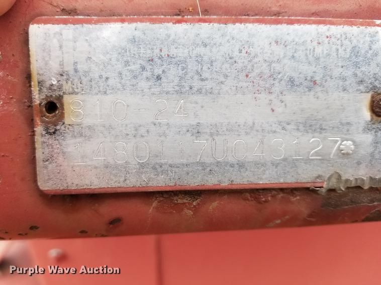 image for item DC8253 1981 International 1460 Axial-Flow combine