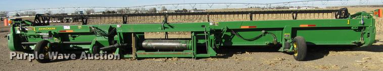 image for item DC8299 2005 John Deere 936D draper head