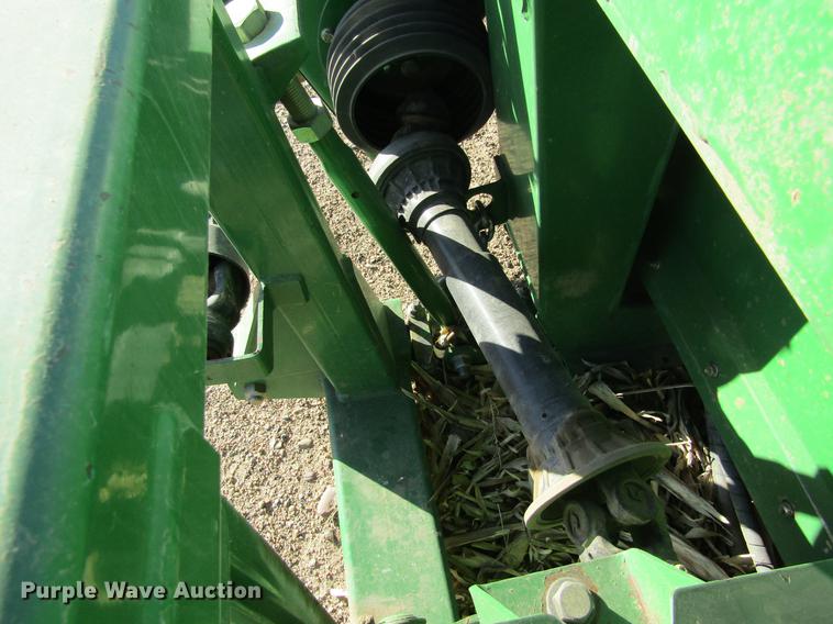 image for item DC8299 2005 John Deere 936D draper head