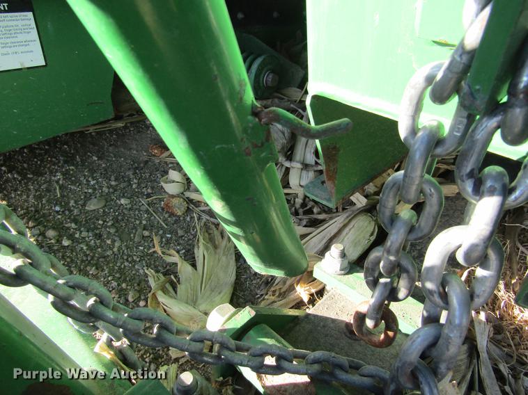 image for item DC8299 2005 John Deere 936D draper head