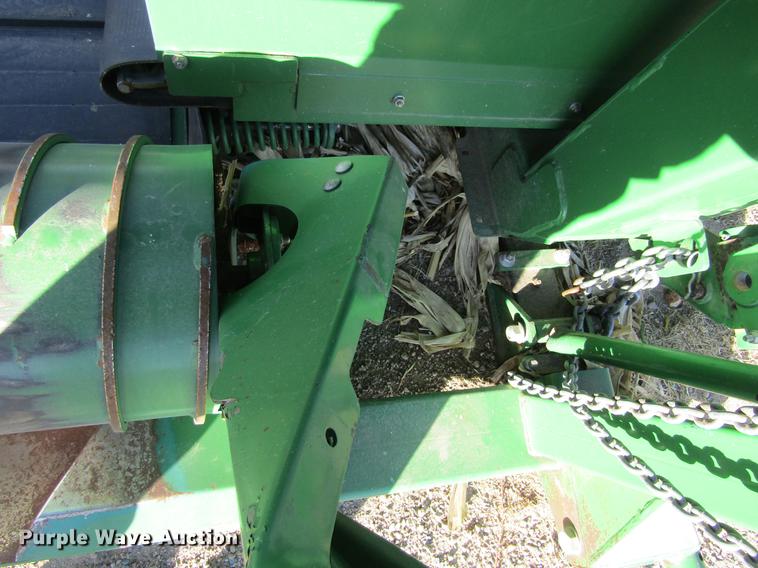 image for item DC8299 2005 John Deere 936D draper head