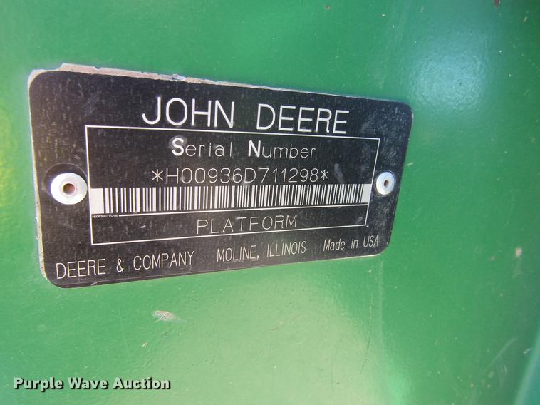 image for item DC8299 2005 John Deere 936D draper head