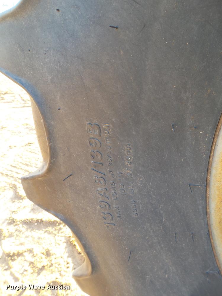 image for item DD1240 1989 Case IH 7140 MFWD tractor