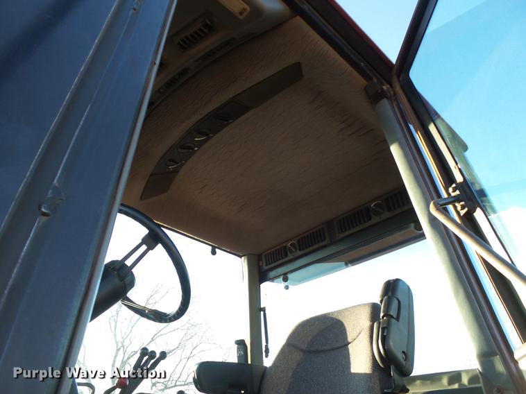 image for item DD1240 1989 Case IH 7140 MFWD tractor