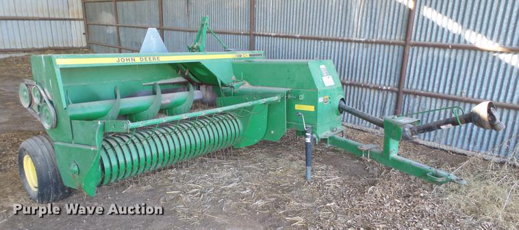 image for item DD1242 1999 John Deere 348W square baler