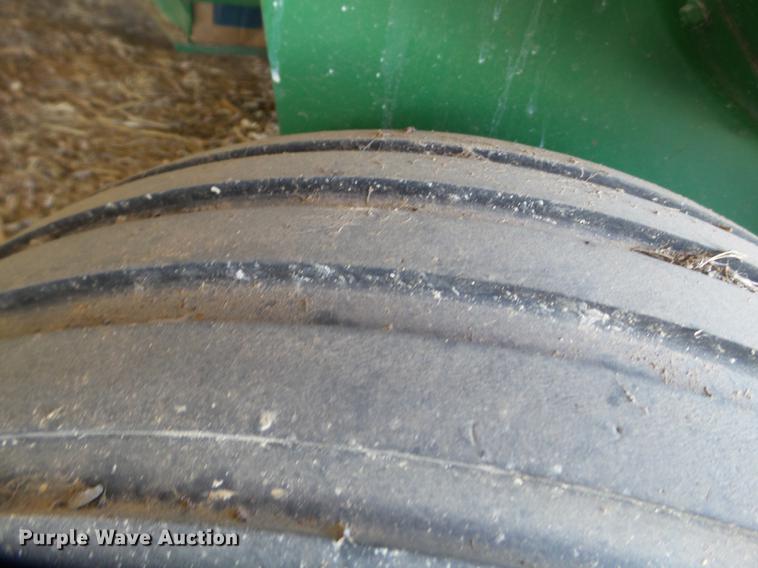 image for item DD1242 1999 John Deere 348W square baler