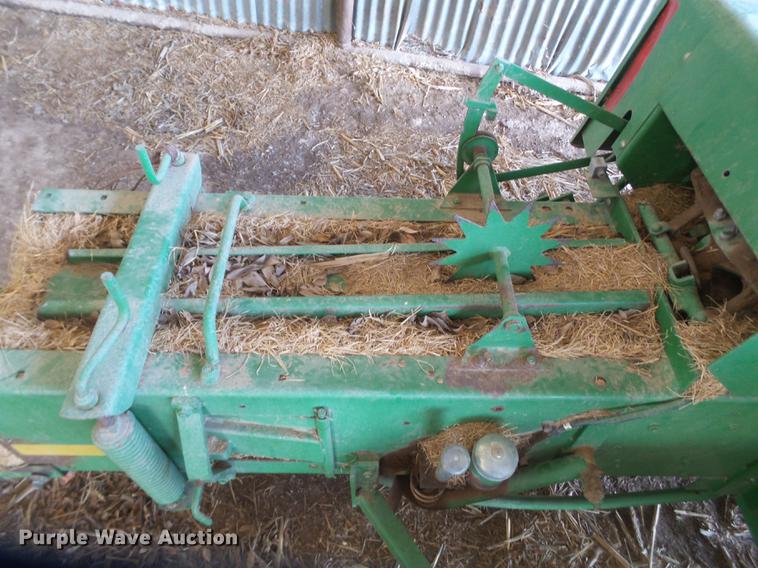 image for item DD1242 1999 John Deere 348W square baler