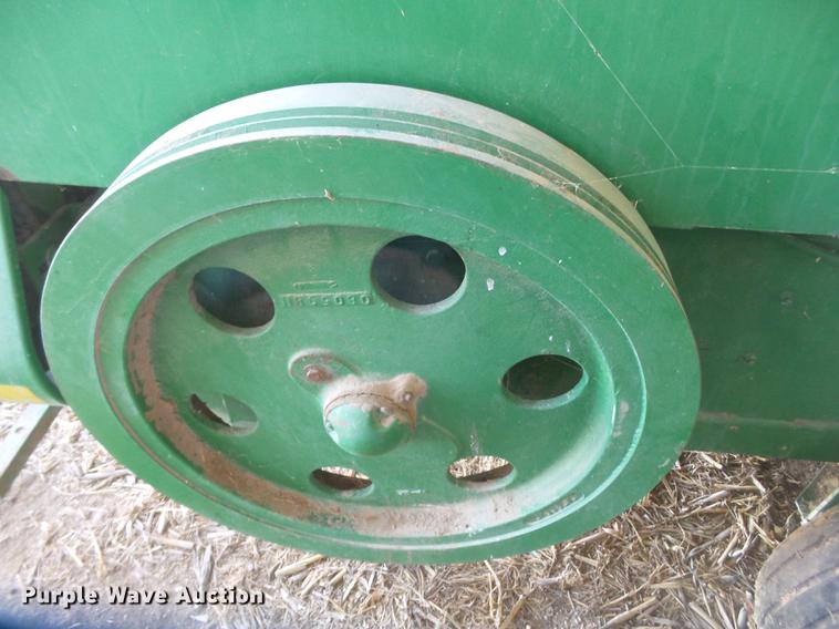 image for item DD1242 1999 John Deere 348W square baler