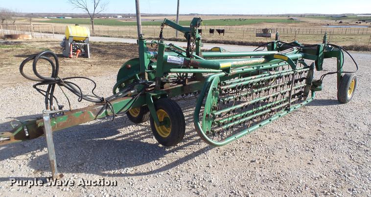 image for item DD1244 John Deere 705 hay rake