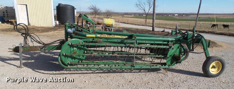 image for item DD1244 John Deere 705 hay rake