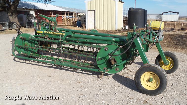 image for item DD1244 John Deere 705 hay rake