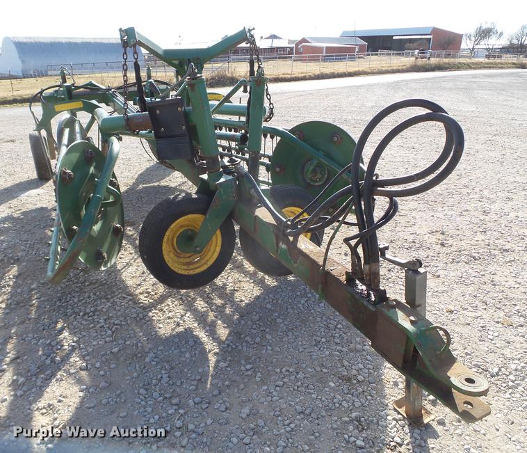 image for item DD1244 John Deere 705 hay rake