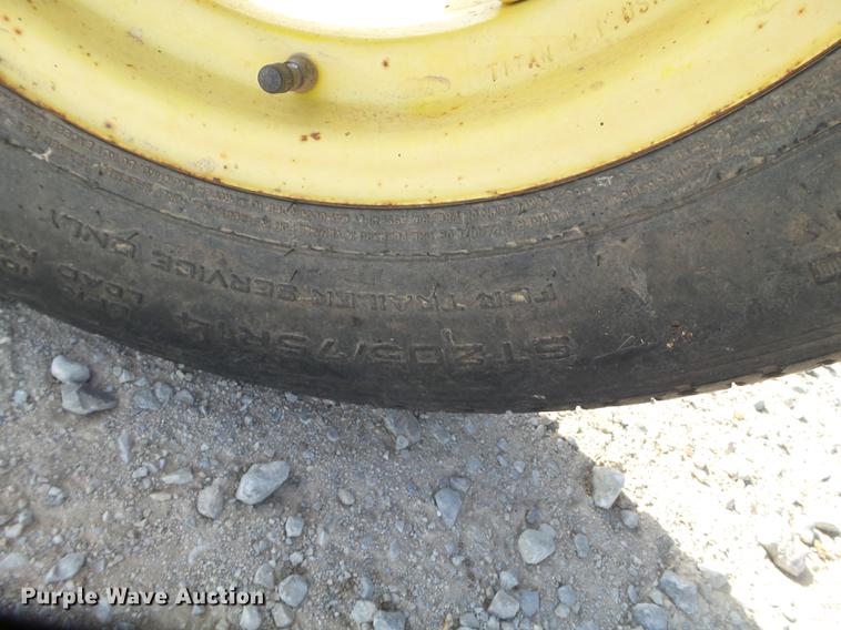 image for item DD1244 John Deere 705 hay rake