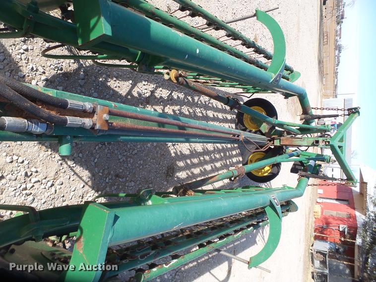 image for item DD1244 John Deere 705 hay rake