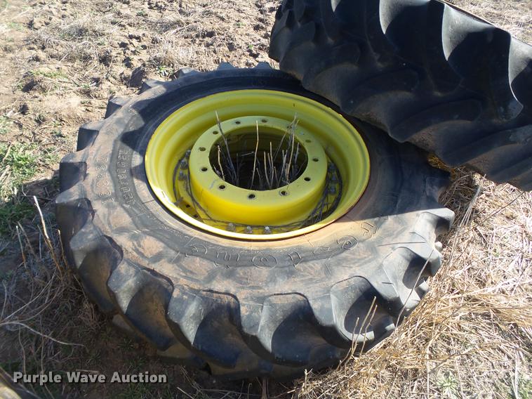 image for item DD1247 John Deere dual tires and hubs