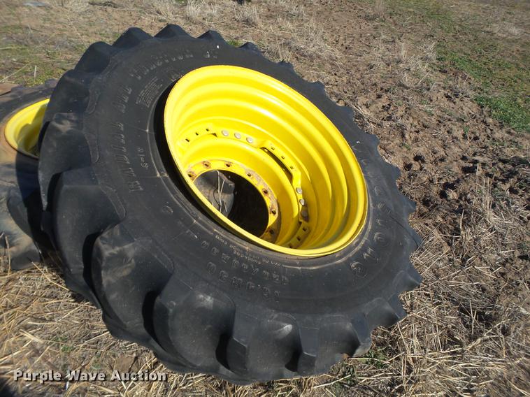 image for item DD1247 John Deere dual tires and hubs