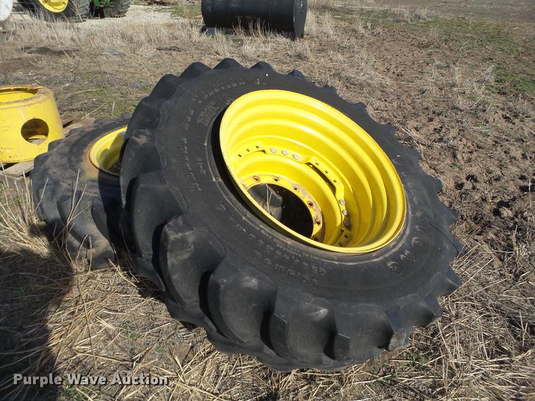 image for item DD1247 John Deere dual tires and hubs