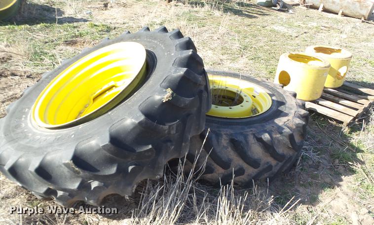 image for item DD1247 John Deere dual tires and hubs