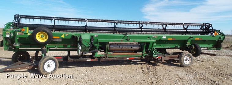 image for item DD1249 2006 John Deere 936D draper head