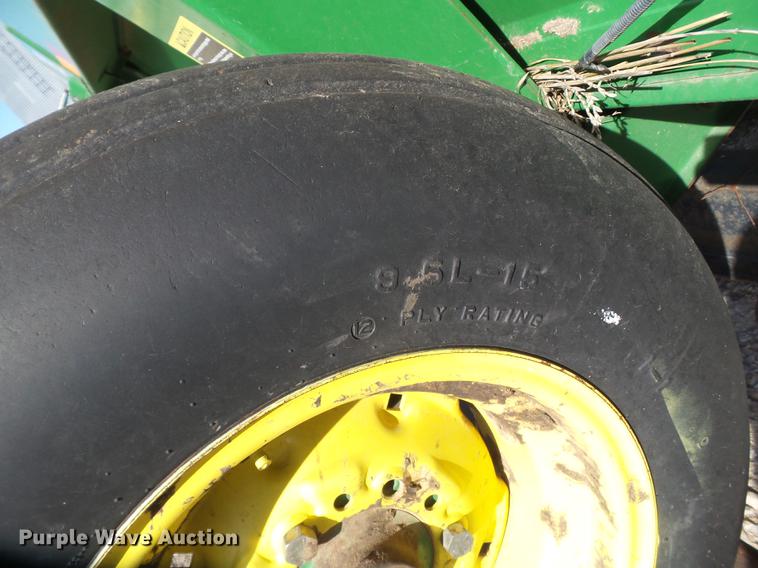 image for item DD1249 2006 John Deere 936D draper head