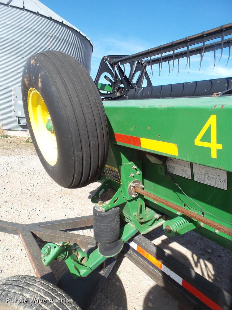 image for item DD1249 2006 John Deere 936D draper head