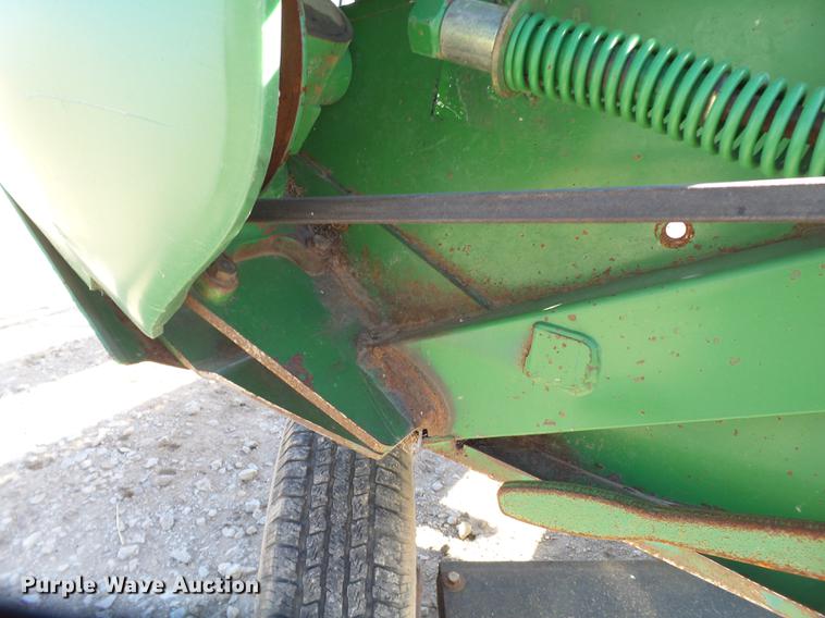 image for item DD1249 2006 John Deere 936D draper head