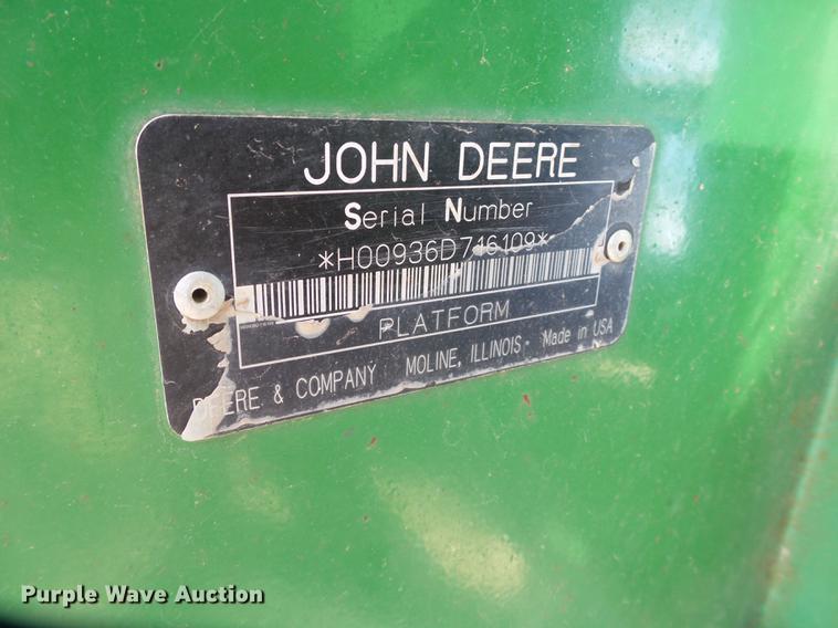 image for item DD1249 2006 John Deere 936D draper head