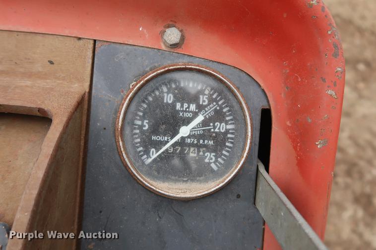 image for item DD5449 1966 Massey-Ferguson 180 tractor