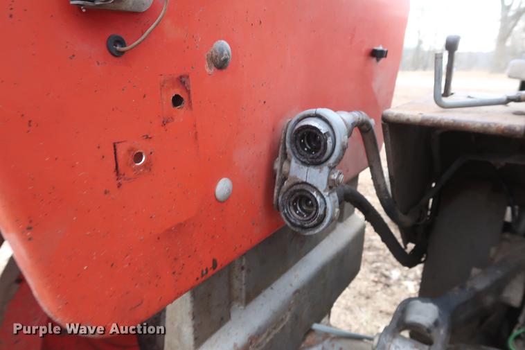 image for item DD5449 1966 Massey-Ferguson 180 tractor