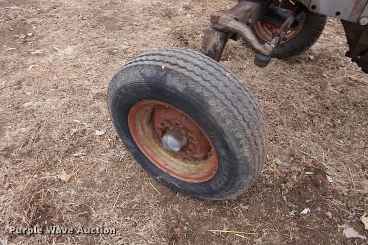 image for item DD5449 1966 Massey-Ferguson 180 tractor