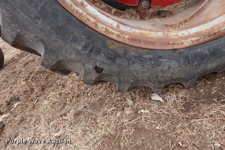 image for item DD5449 1966 Massey-Ferguson 180 tractor