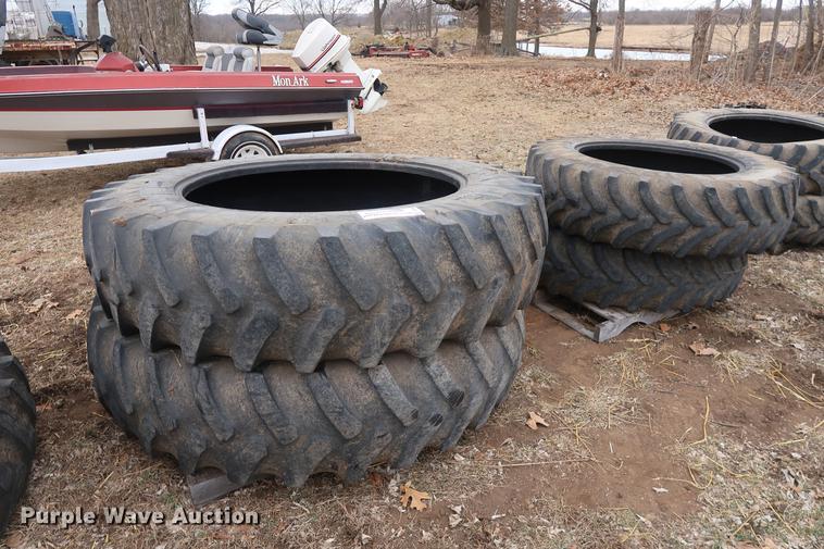 image for item DD5452 (4) Firestone tires