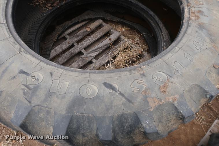 image for item DD5452 (4) Firestone tires