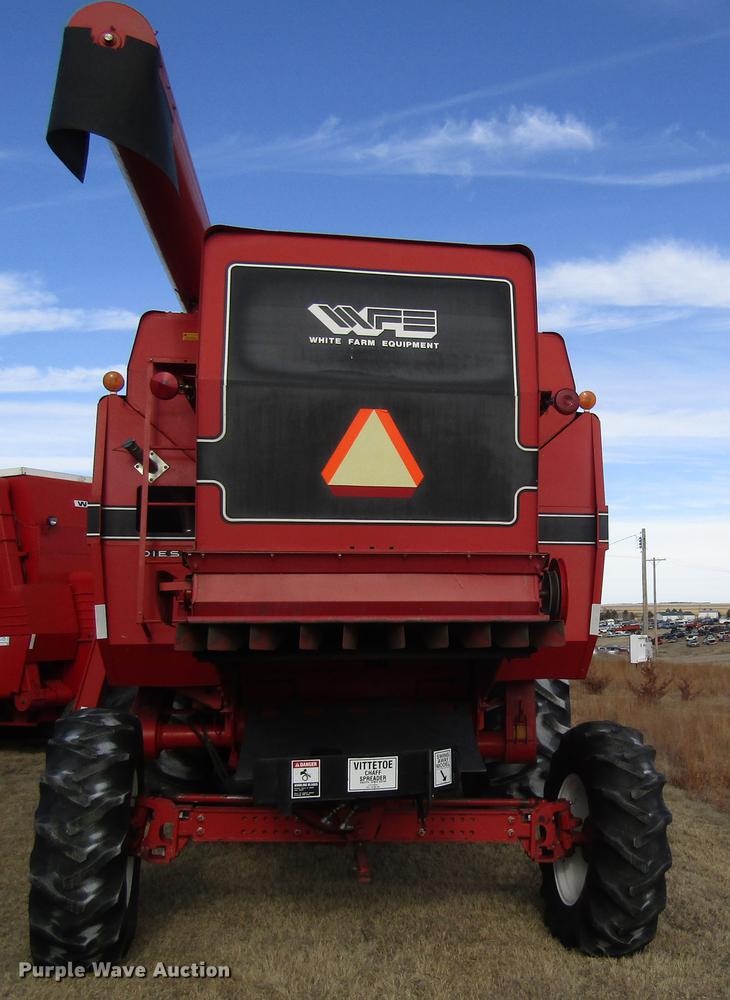 image for item DD8688 1984 White 8920 combine