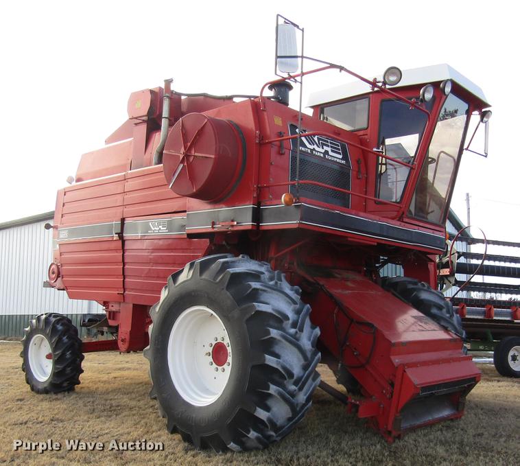 image for item DD8688 1984 White 8920 combine